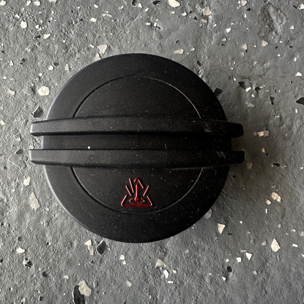 Audi A4 - B8 - Expansion Tank & Washer Fluid Reservoir Cap Set - Black